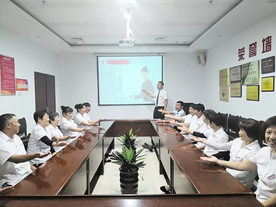 提升規(guī)范操作，增強(qiáng)服務(wù)理念——安徽分公司六安店開(kāi)展保潔服務(wù)與技術(shù)培訓(xùn)
